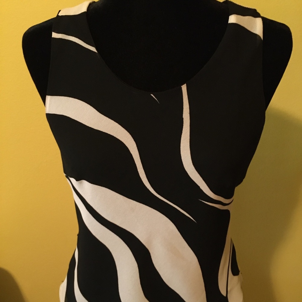 Black and white asymmetrical sleeves top